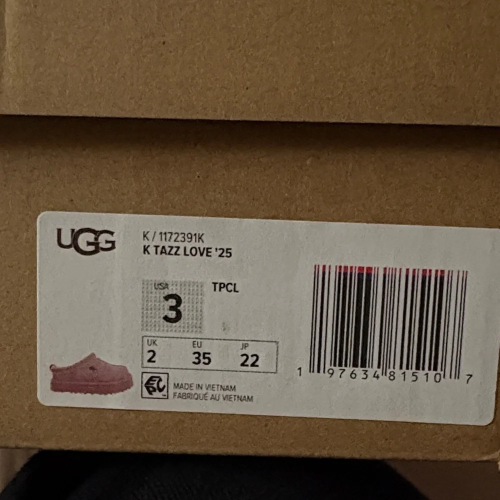 UGG Kids Pink Cozy Slippers - Picture 7 of 7